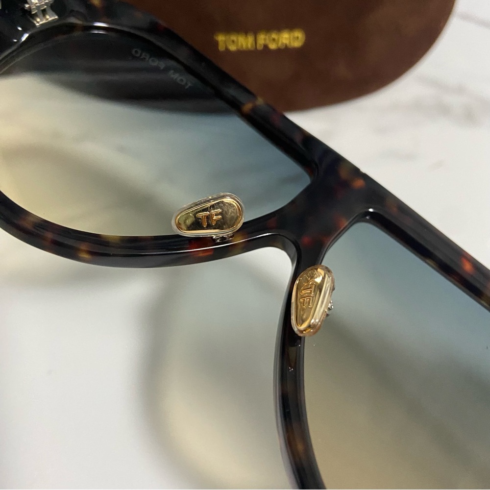 Tom Ford Brown Gradient Sunglasses - Picture 4 of 9